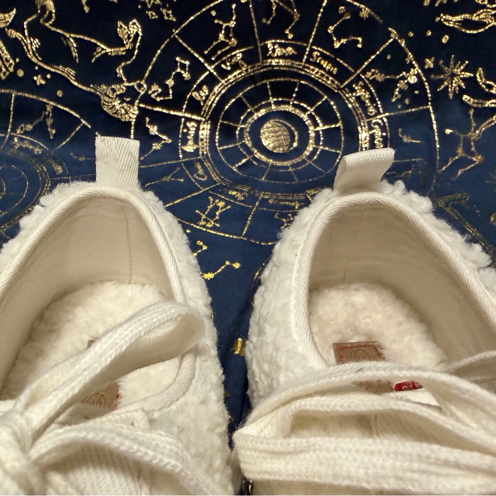 Levi's White Sherpa Plush Canvas Casual Cozy Low Top Lace Up Sneakers Size 9 - Picture 6 of 11